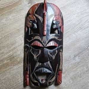 AFRICAN WOODEN MASK